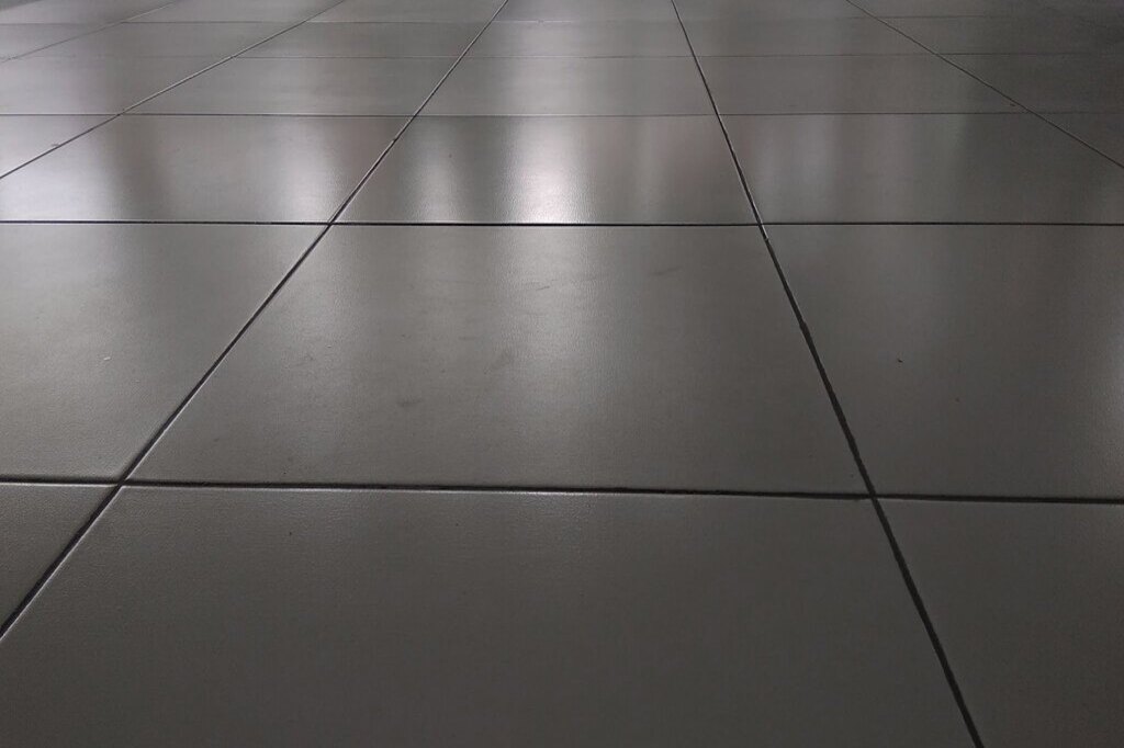 Avantages du Carrelage vs. Autres Sol